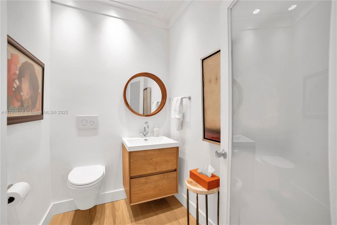 Recently Sold: $2,650,000 (3 beds, 3 baths, 2342 Square Feet)