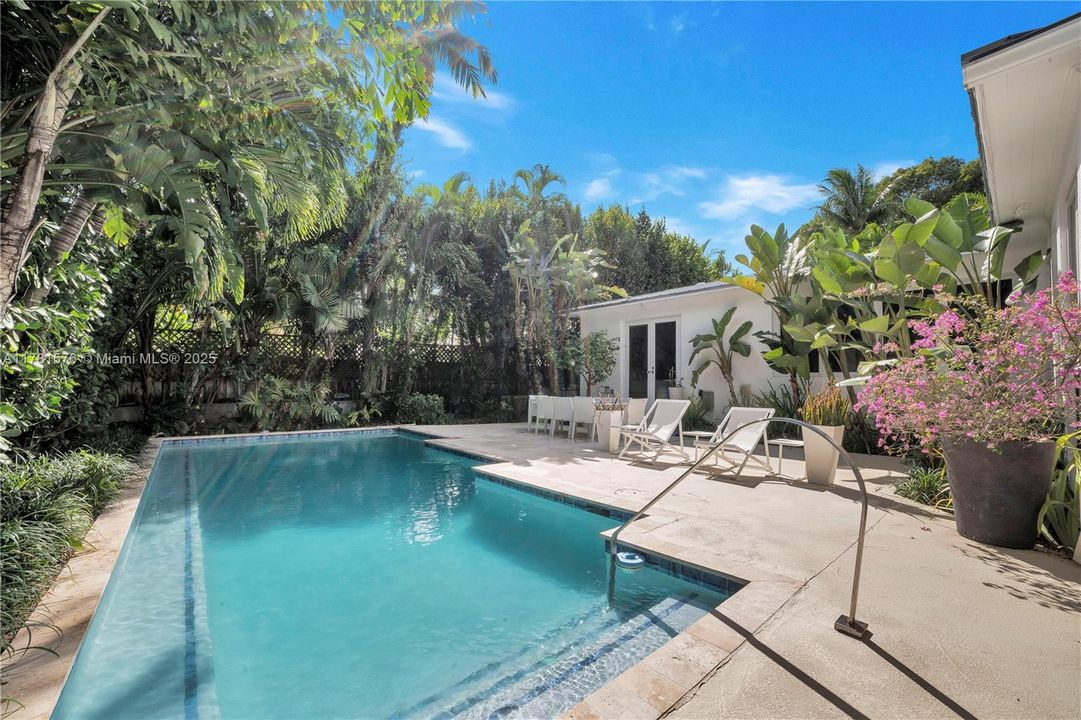 Recently Sold: $2,650,000 (3 beds, 3 baths, 2342 Square Feet)