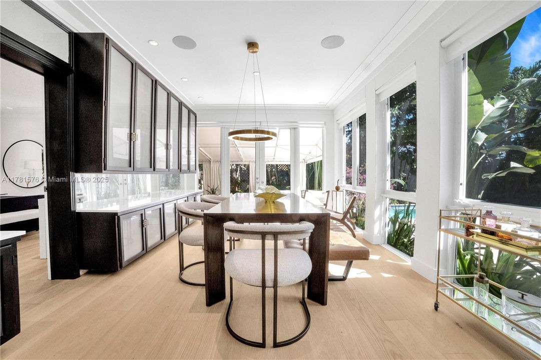 Recently Sold: $2,650,000 (3 beds, 3 baths, 2342 Square Feet)