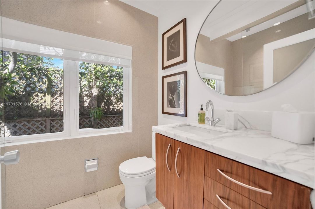 Recently Sold: $2,650,000 (3 beds, 3 baths, 2342 Square Feet)