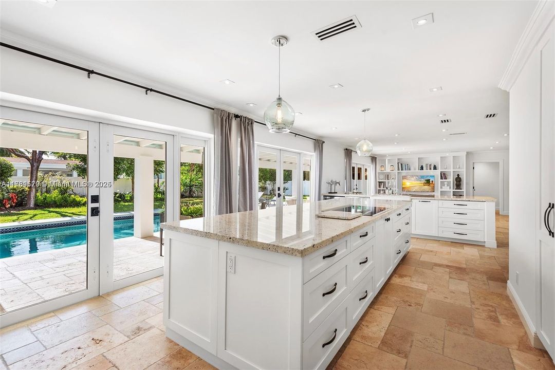 最近租的: $10,000 (4 贝兹, 3 浴室, 2333 平方英尺)