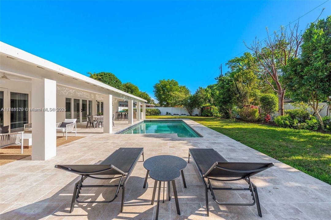 最近租的: $10,000 (4 贝兹, 3 浴室, 2333 平方英尺)