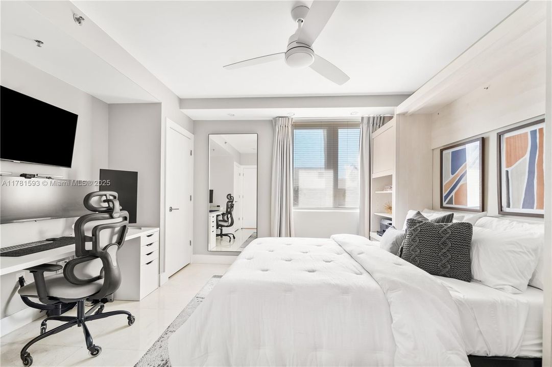For Sale: $1,079,000 (2 beds, 2 baths, 1370 Square Feet)