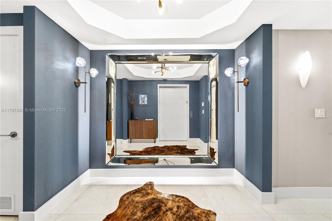 For Sale: $1,079,000 (2 beds, 2 baths, 1370 Square Feet)