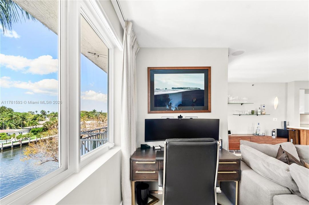 For Sale: $1,079,000 (2 beds, 2 baths, 1370 Square Feet)