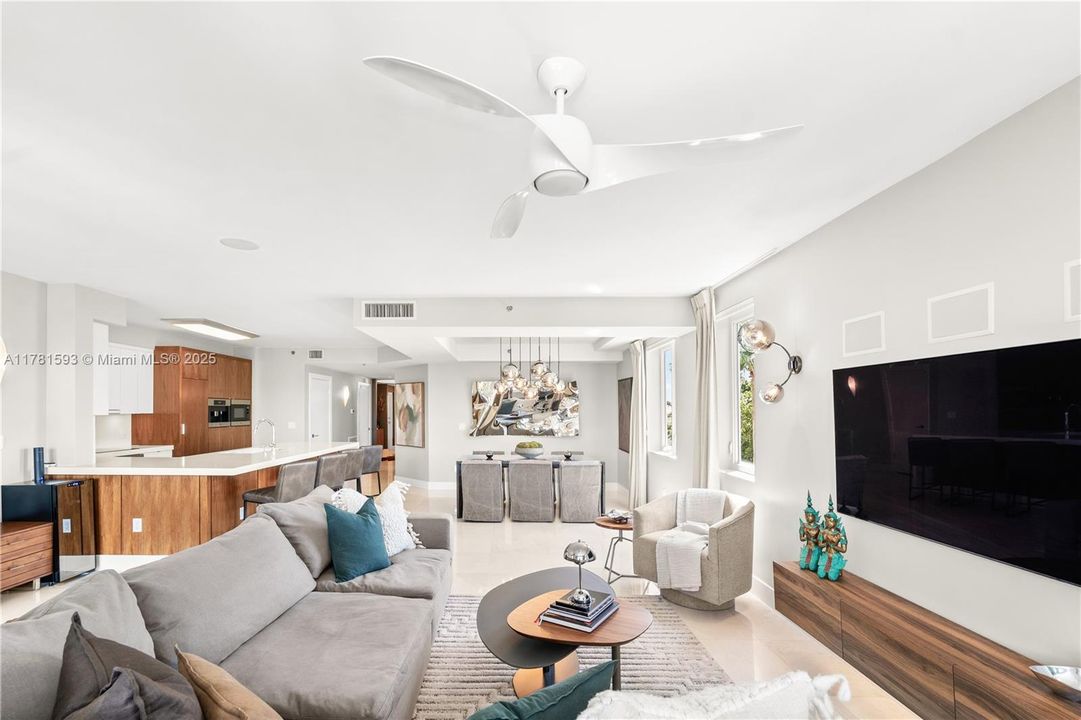 For Sale: $1,079,000 (2 beds, 2 baths, 1370 Square Feet)