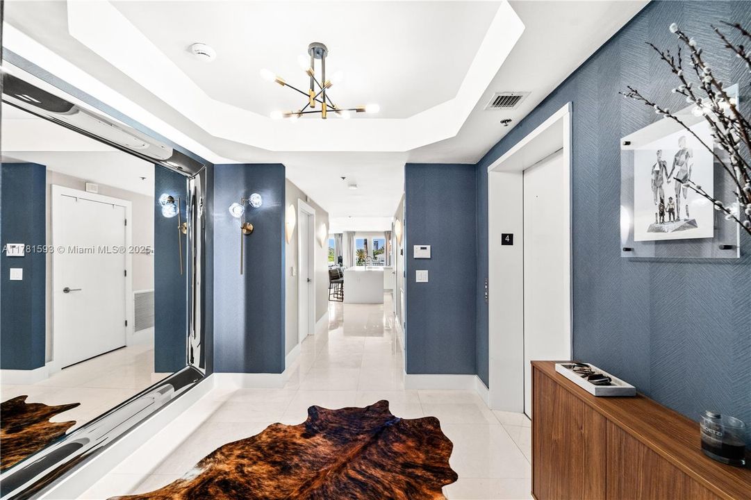 For Sale: $1,079,000 (2 beds, 2 baths, 1370 Square Feet)