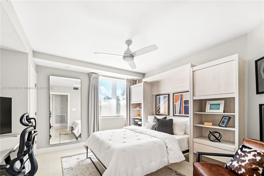 For Sale: $1,079,000 (2 beds, 2 baths, 1370 Square Feet)