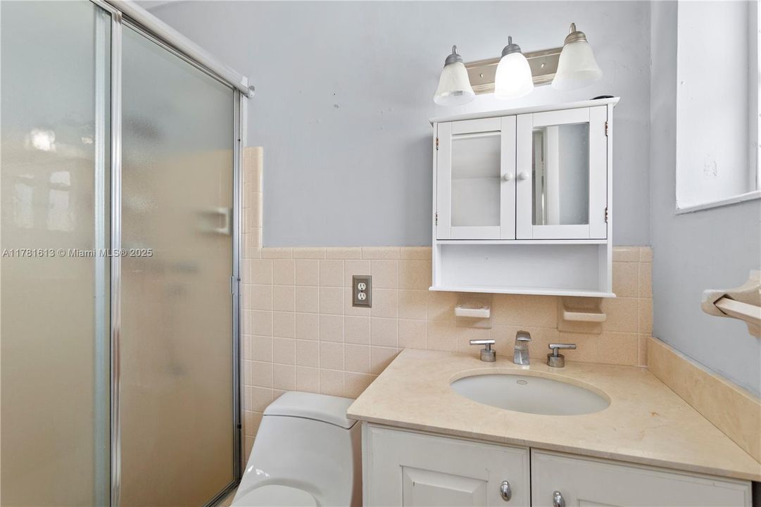 Недавно продано: $485,000 (2 спален, 2 ванн, 1057 Квадратных фут)