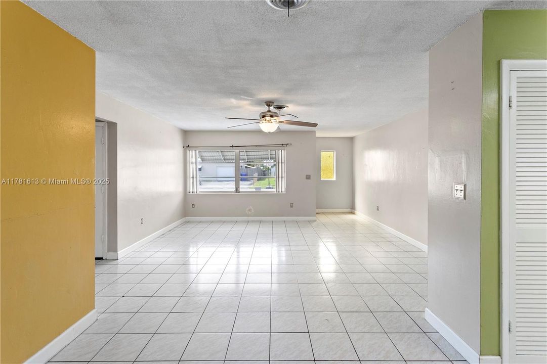 Недавно продано: $485,000 (2 спален, 2 ванн, 1057 Квадратных фут)