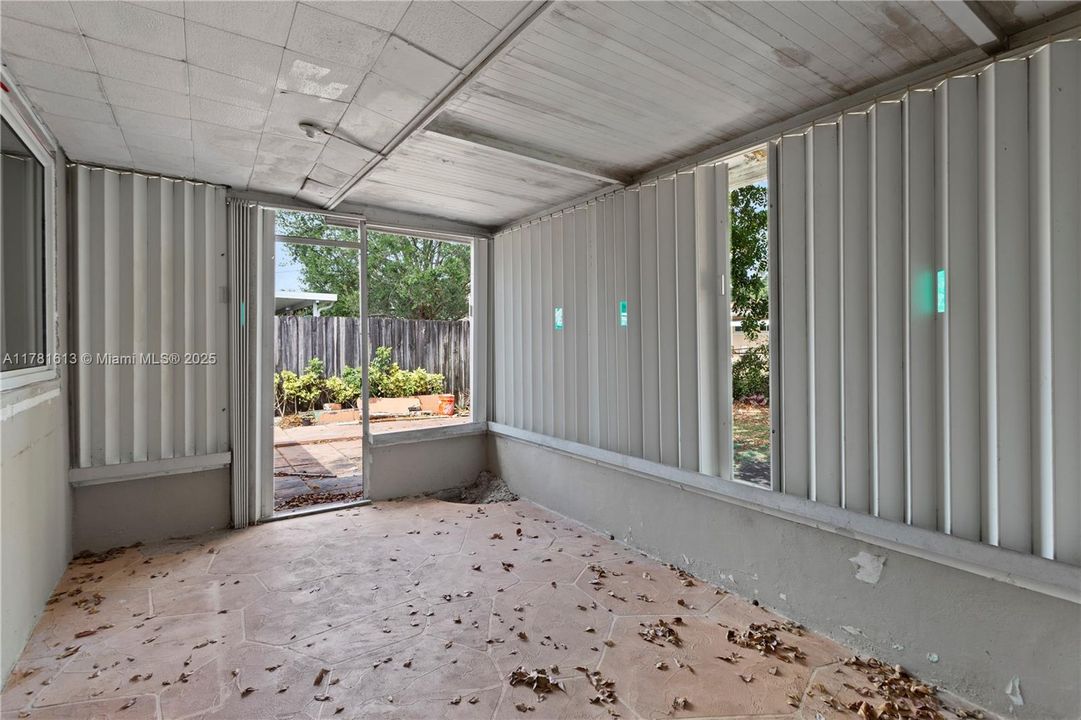 Недавно продано: $485,000 (2 спален, 2 ванн, 1057 Квадратных фут)