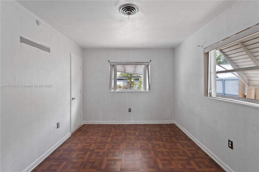 Недавно продано: $485,000 (2 спален, 2 ванн, 1057 Квадратных фут)