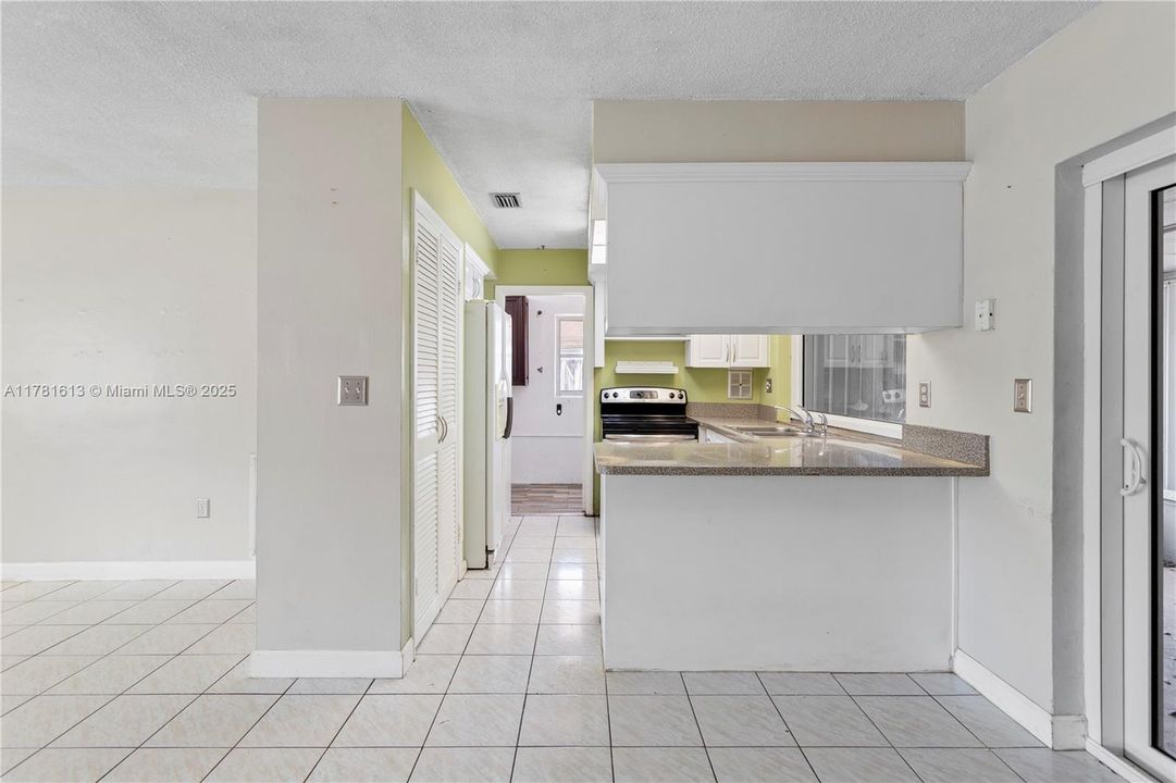 Недавно продано: $485,000 (2 спален, 2 ванн, 1057 Квадратных фут)