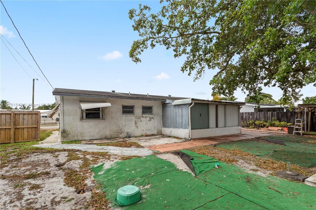 Недавно продано: $485,000 (2 спален, 2 ванн, 1057 Квадратных фут)