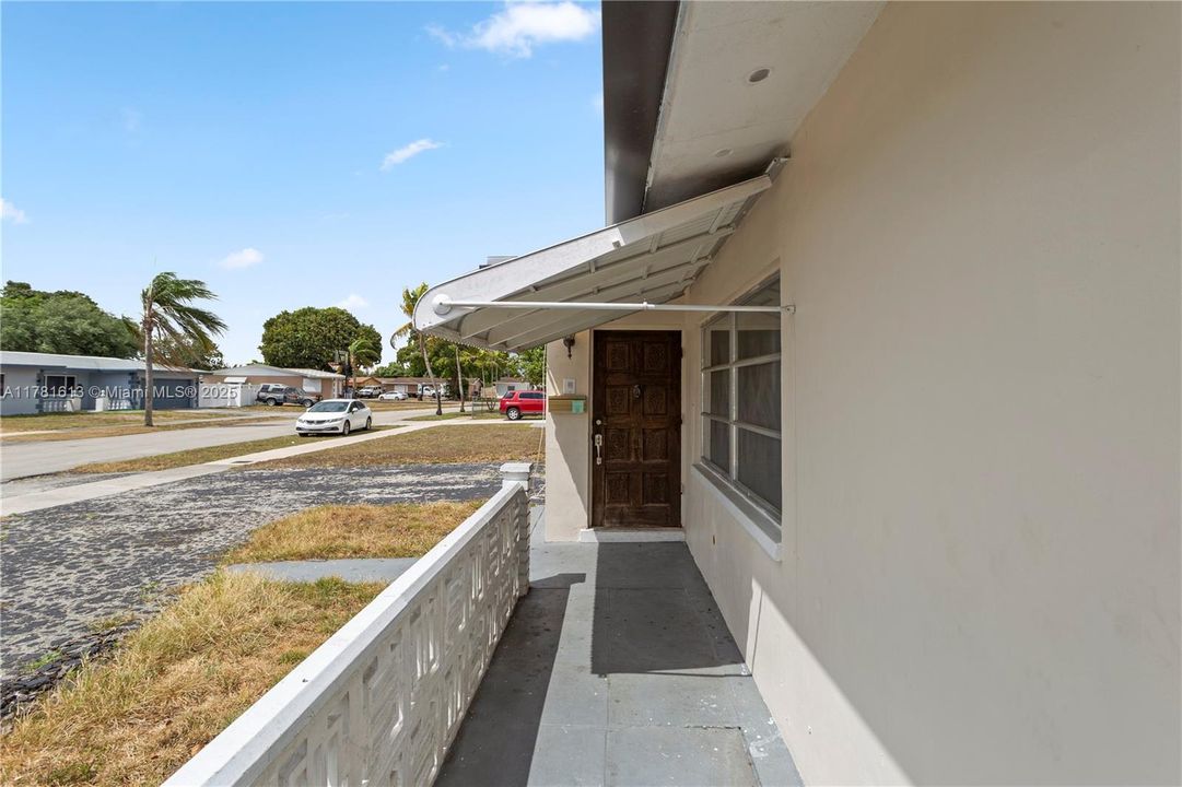 Недавно продано: $485,000 (2 спален, 2 ванн, 1057 Квадратных фут)