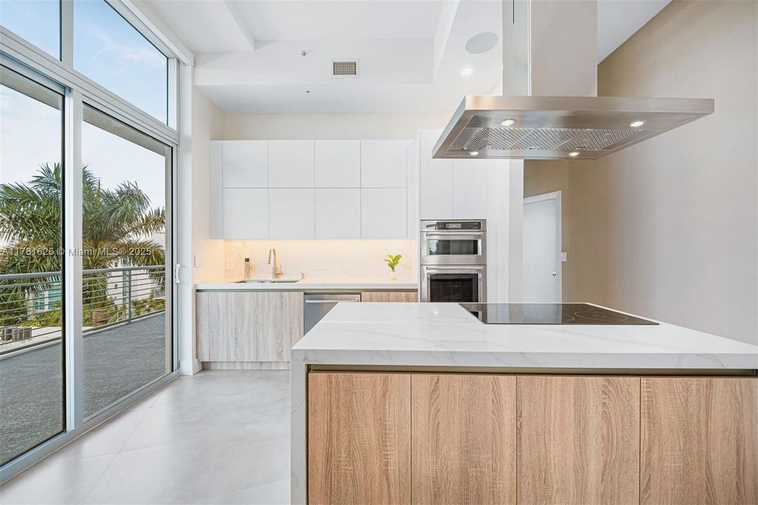 For Sale: $3,100,000 (3 beds, 2 baths, 2090 Square Feet)