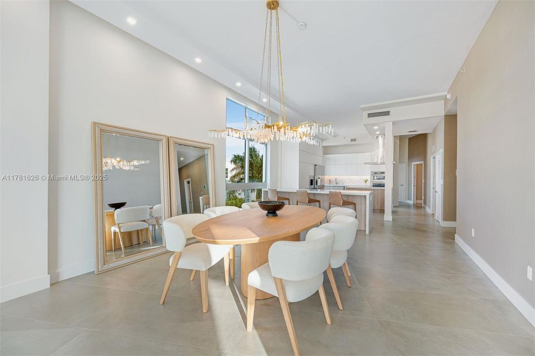 For Sale: $3,100,000 (3 beds, 2 baths, 2090 Square Feet)