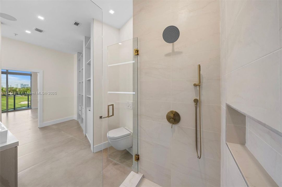 For Sale: $3,100,000 (3 beds, 2 baths, 2090 Square Feet)