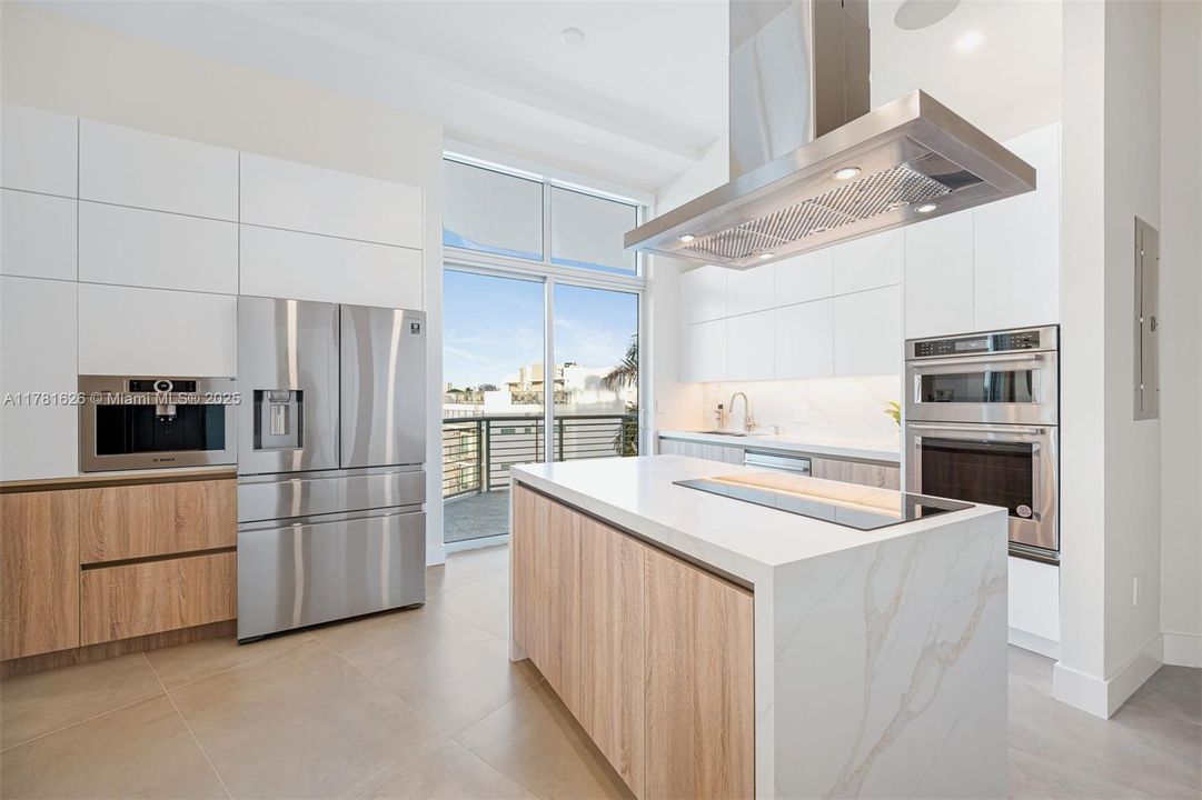 For Sale: $3,100,000 (3 beds, 2 baths, 2090 Square Feet)
