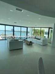 В аренду: $50,000 (5 спален, 4 ванн, 0 Квадратных фут)