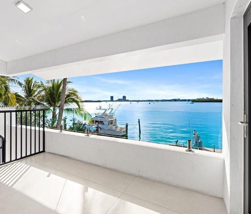 В аренду: $50,000 (5 спален, 4 ванн, 0 Квадратных фут)