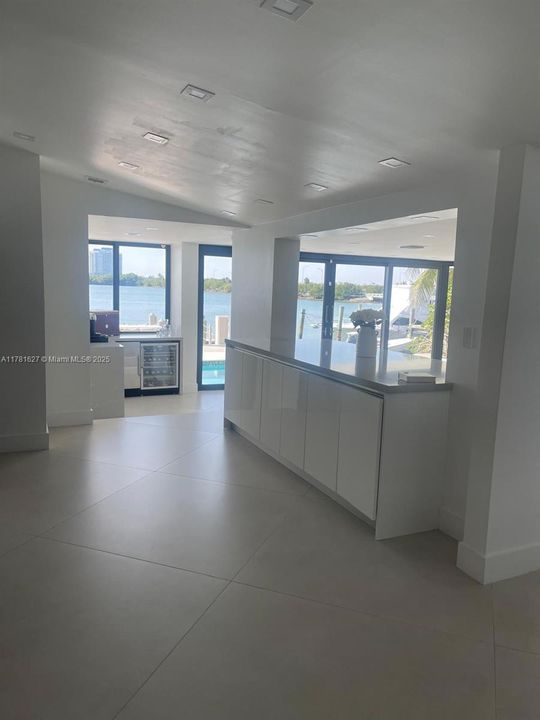 В аренду: $50,000 (5 спален, 4 ванн, 0 Квадратных фут)