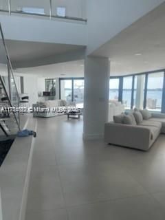 В аренду: $50,000 (5 спален, 4 ванн, 0 Квадратных фут)