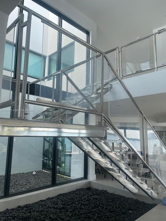 В аренду: $50,000 (5 спален, 4 ванн, 0 Квадратных фут)