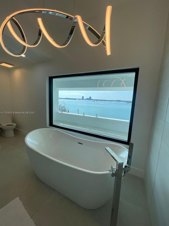 В аренду: $50,000 (5 спален, 4 ванн, 0 Квадратных фут)