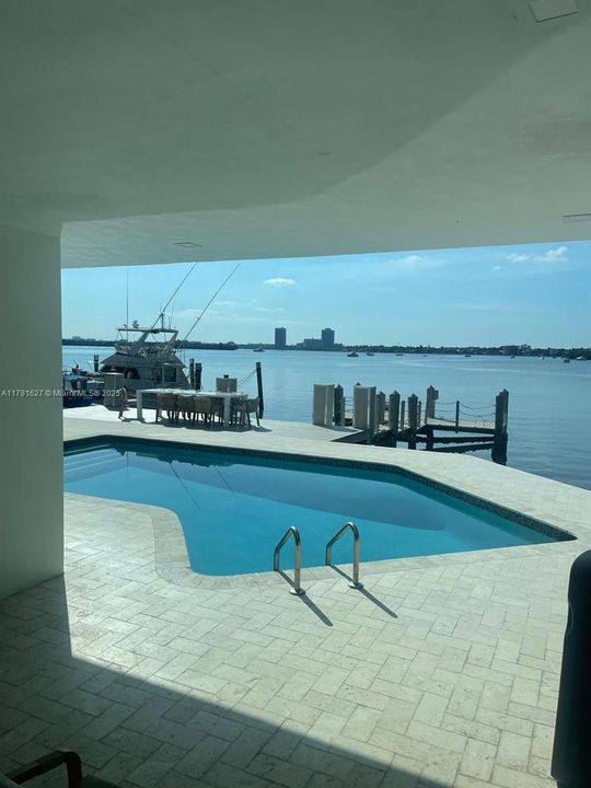 В аренду: $50,000 (5 спален, 4 ванн, 0 Квадратных фут)