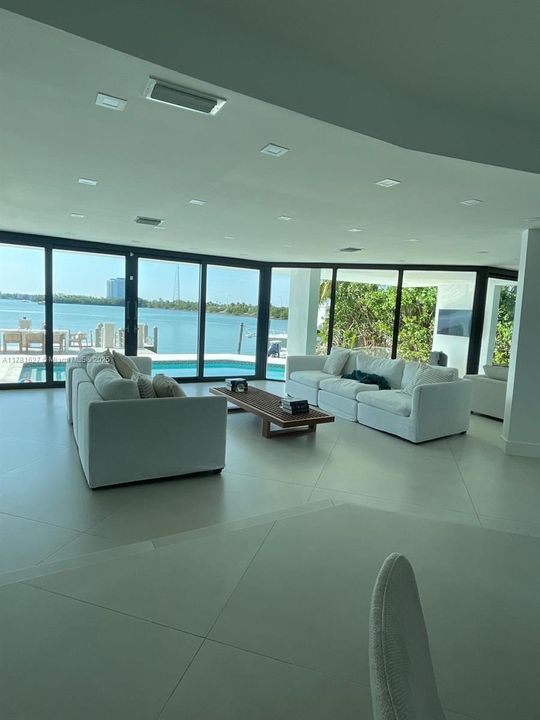 В аренду: $50,000 (5 спален, 4 ванн, 0 Квадратных фут)