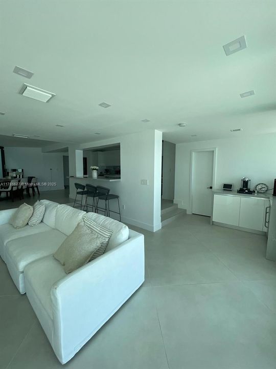 В аренду: $50,000 (5 спален, 4 ванн, 0 Квадратных фут)