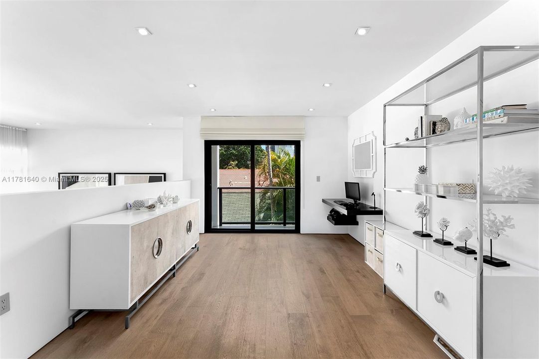 На продажу: $4,750,000 (4 спален, 4 ванн, 4259 Квадратных фут)