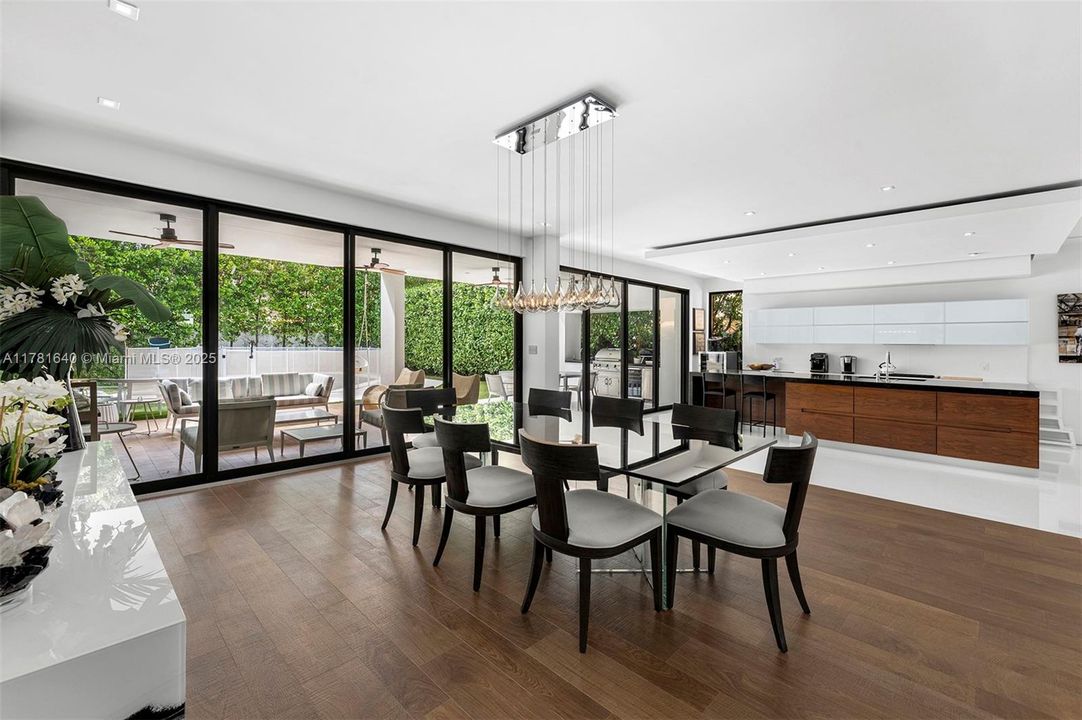 На продажу: $4,750,000 (4 спален, 4 ванн, 4259 Квадратных фут)