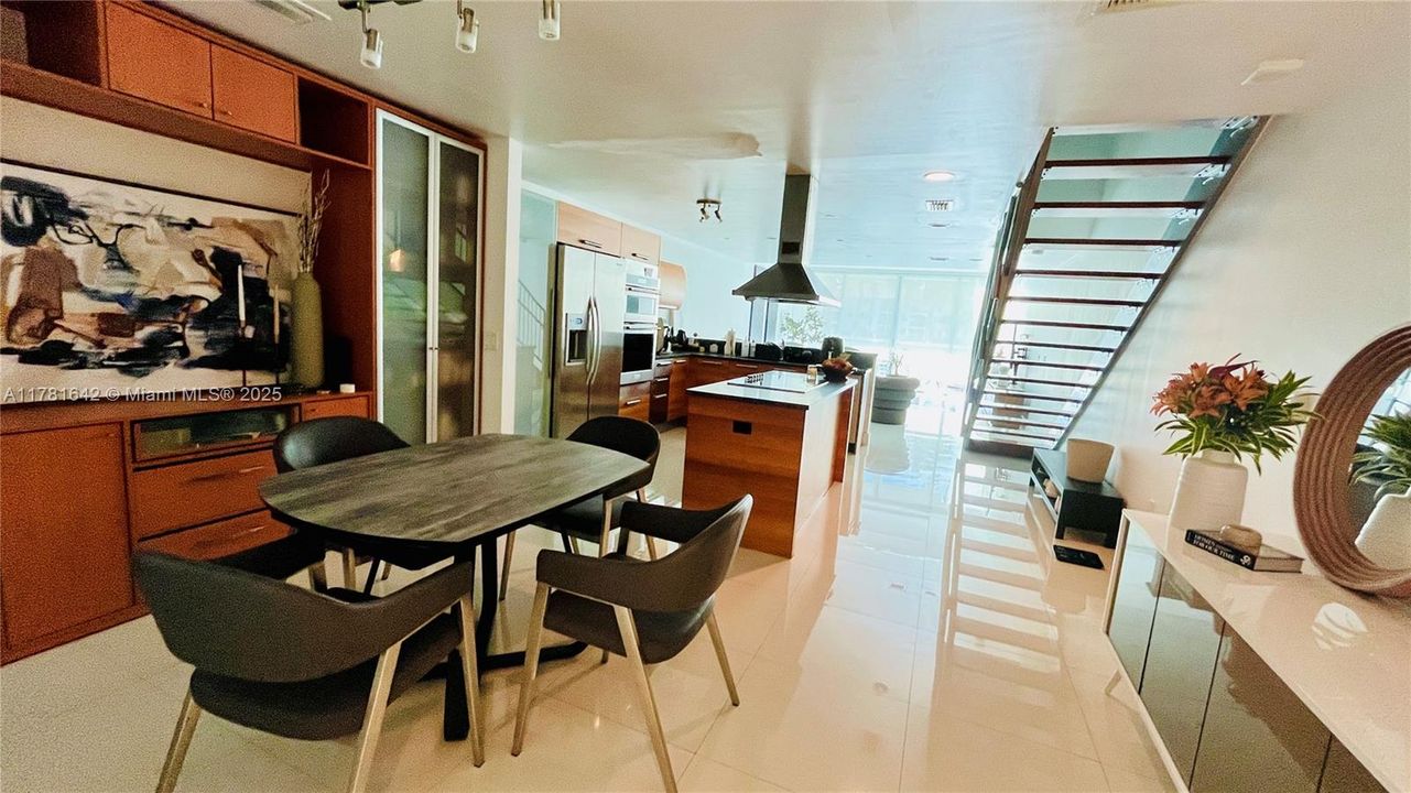 For Sale: $695,000 (2 beds, 3 baths, 1663 Square Feet)