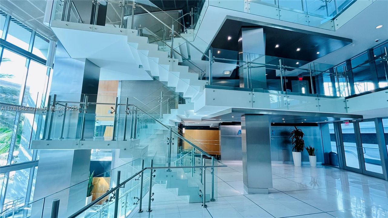 For Sale: $695,000 (2 beds, 3 baths, 1663 Square Feet)