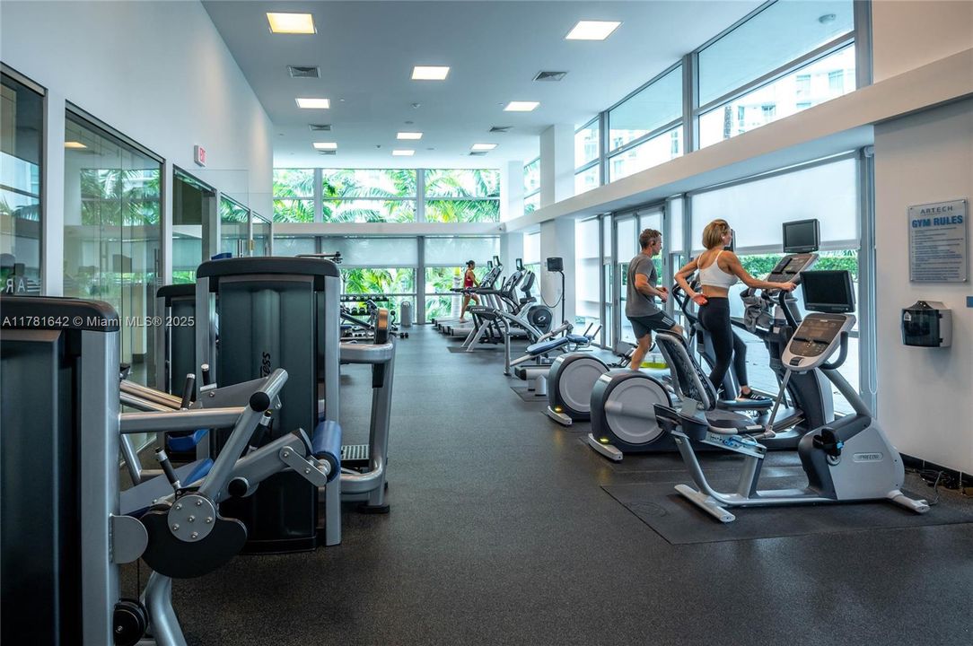 For Sale: $695,000 (2 beds, 3 baths, 1663 Square Feet)