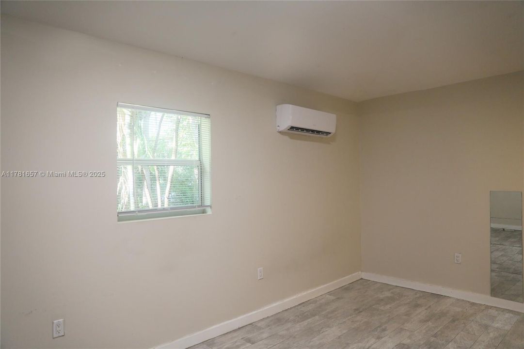 Recently Rented: $1,600 (1 beds, 1 baths, 400 Square Feet)