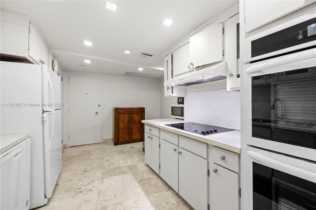 На продажу: $895,000 (1 спален, 2 ванн, 1560 Квадратных фут)