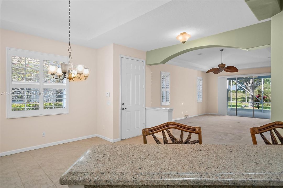 Vendido Recientemente: $439,000 (3 camas, 2 baños, 1718 Pies cuadrados)