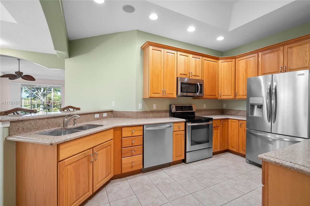 Vendido Recientemente: $439,000 (3 camas, 2 baños, 1718 Pies cuadrados)