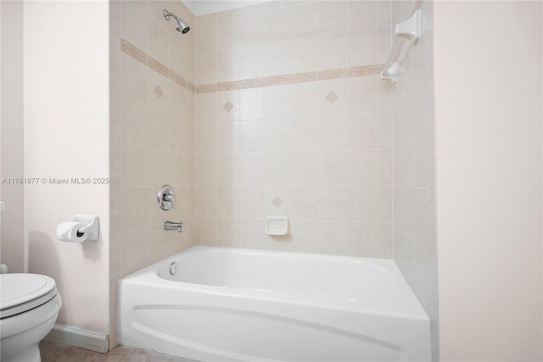 Vendido Recientemente: $439,000 (3 camas, 2 baños, 1718 Pies cuadrados)