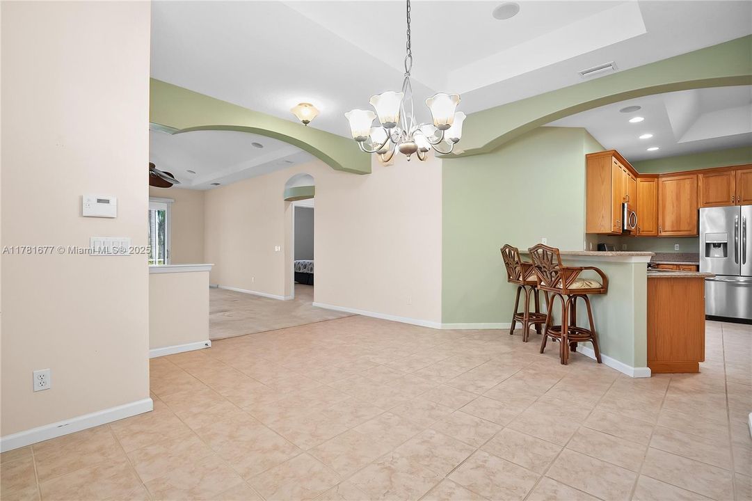 Vendido Recientemente: $439,000 (3 camas, 2 baños, 1718 Pies cuadrados)