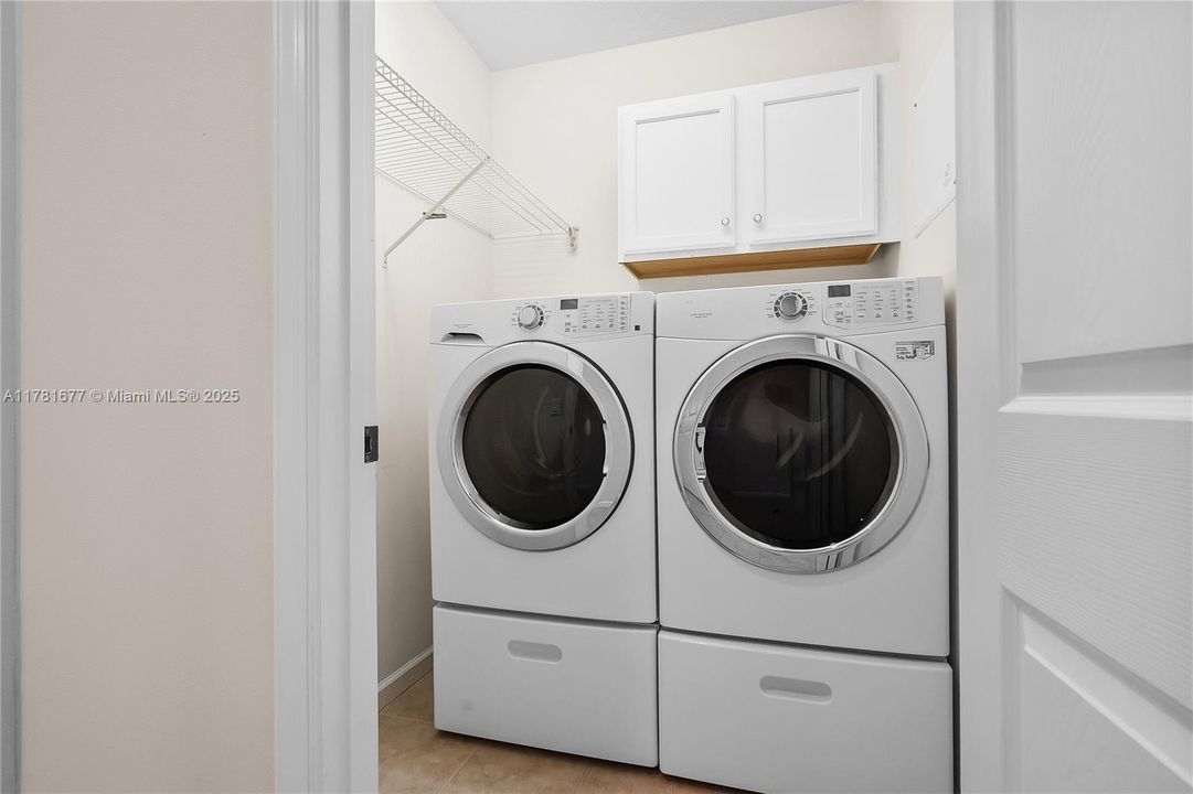 Vendido Recientemente: $439,000 (3 camas, 2 baños, 1718 Pies cuadrados)