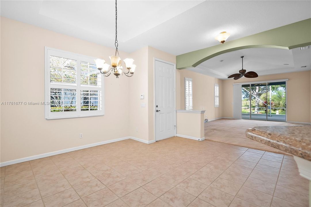 Vendido Recientemente: $439,000 (3 camas, 2 baños, 1718 Pies cuadrados)