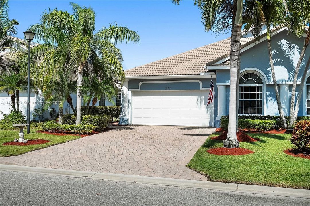 Vendido Recientemente: $439,000 (3 camas, 2 baños, 1718 Pies cuadrados)