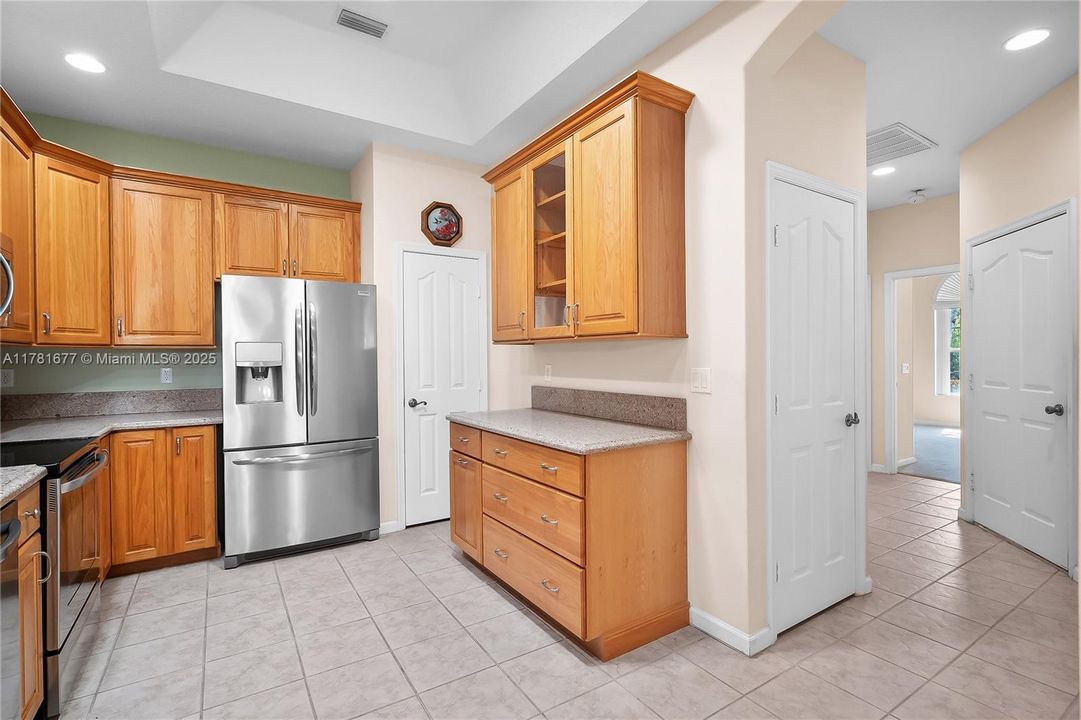 Vendido Recientemente: $439,000 (3 camas, 2 baños, 1718 Pies cuadrados)