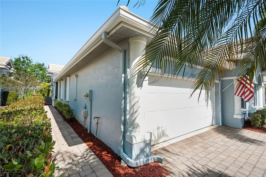 Vendido Recientemente: $439,000 (3 camas, 2 baños, 1718 Pies cuadrados)