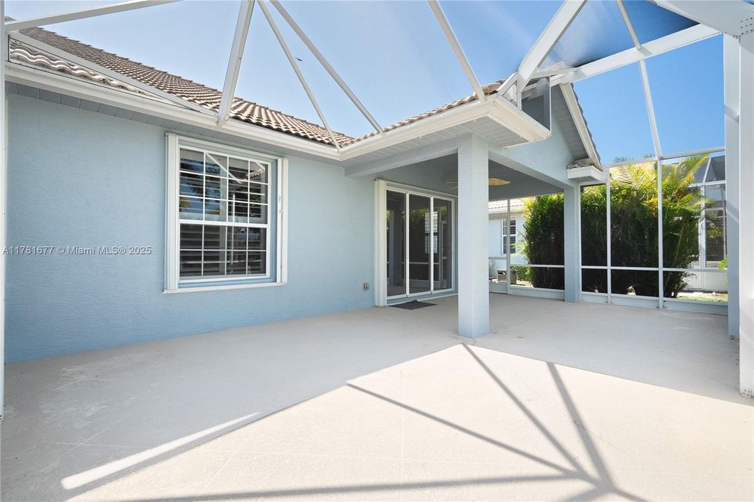 Vendido Recientemente: $439,000 (3 camas, 2 baños, 1718 Pies cuadrados)