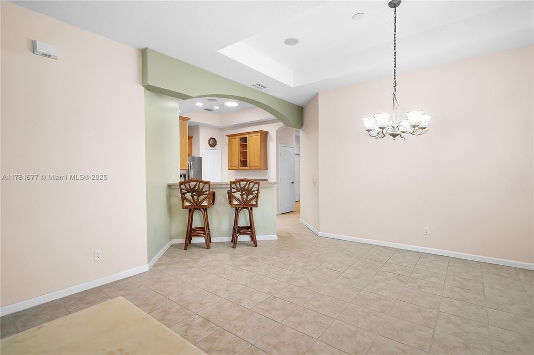 Vendido Recientemente: $439,000 (3 camas, 2 baños, 1718 Pies cuadrados)